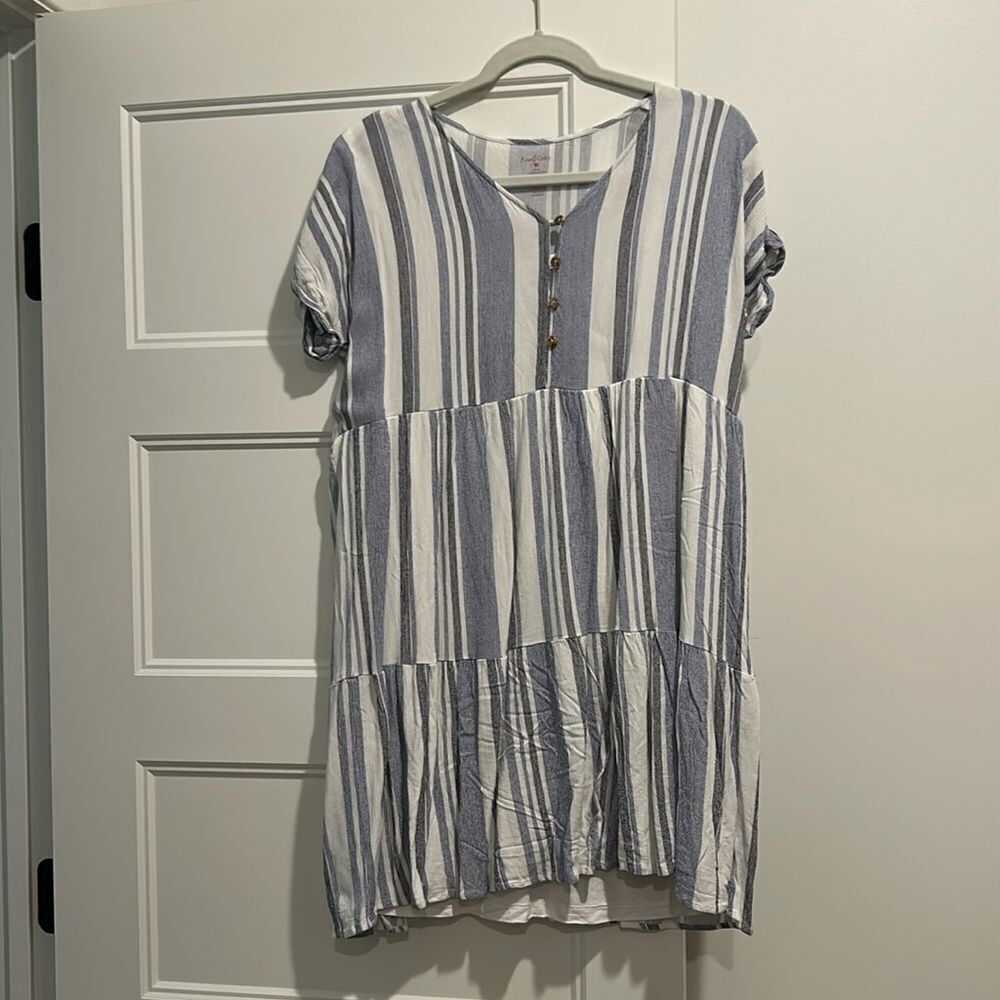 Everly grey maternity dress M